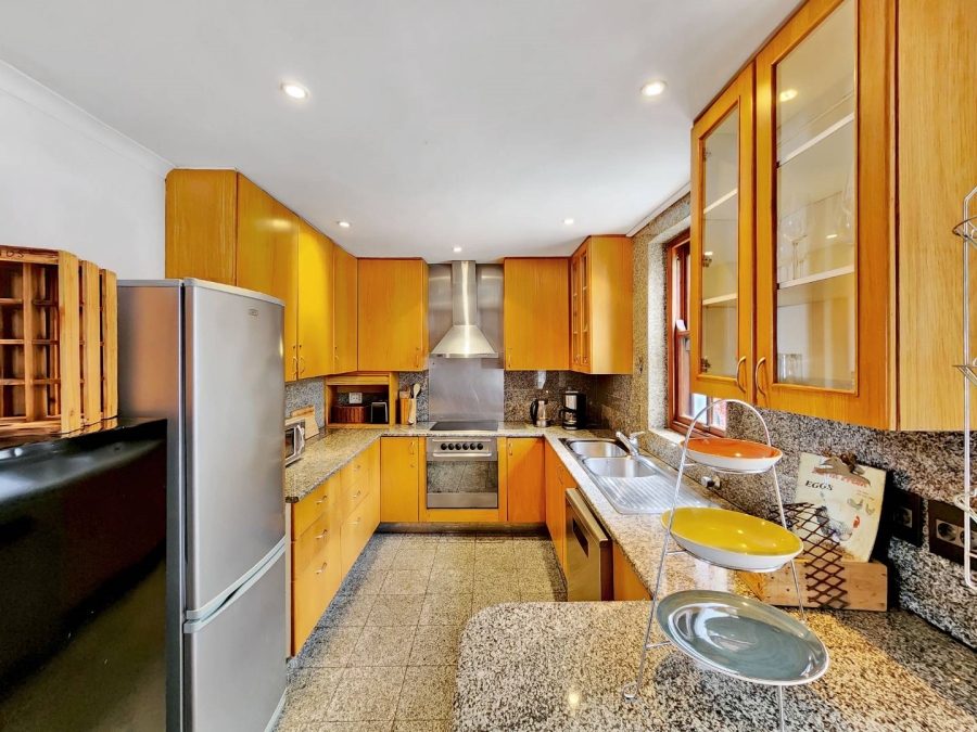 3 Bedroom Property for Sale in Sea Point Western Cape